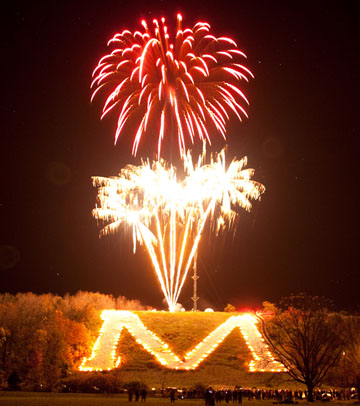 Wisconsin Fireworks display by Chrome Fireworks